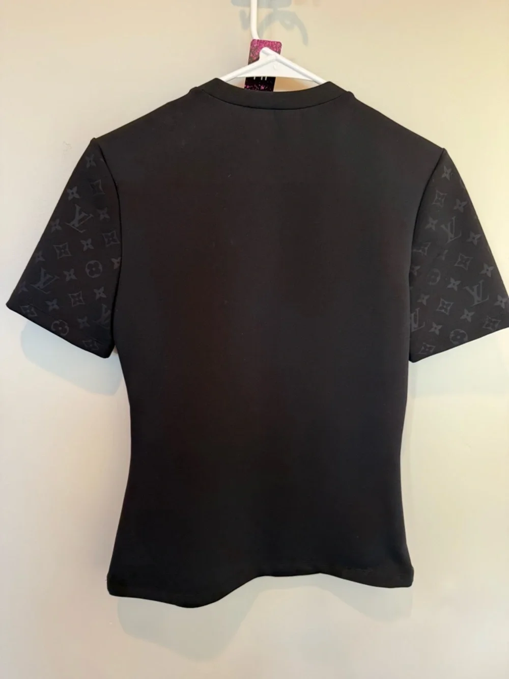 Louis‎ Vuitton Black Short-Sleeve Logo Thick Top 114
